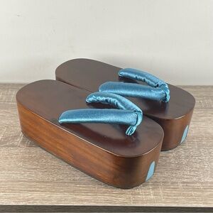 Y2K Cosplay Wooden Platform Flip Flops - Size 6